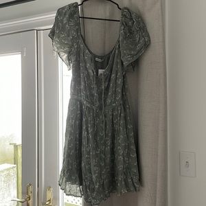 Abercrombie NWT green floral dress